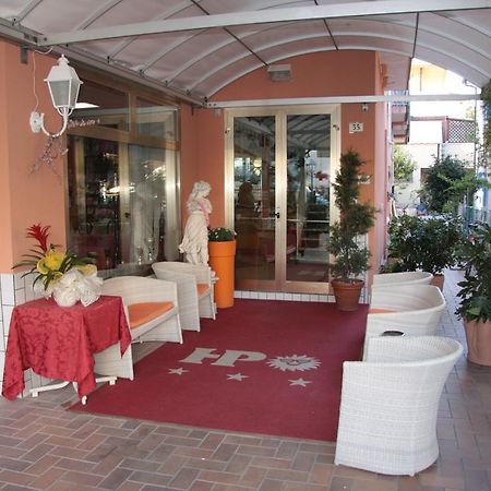 Hotel Peonia Rímini Exterior foto