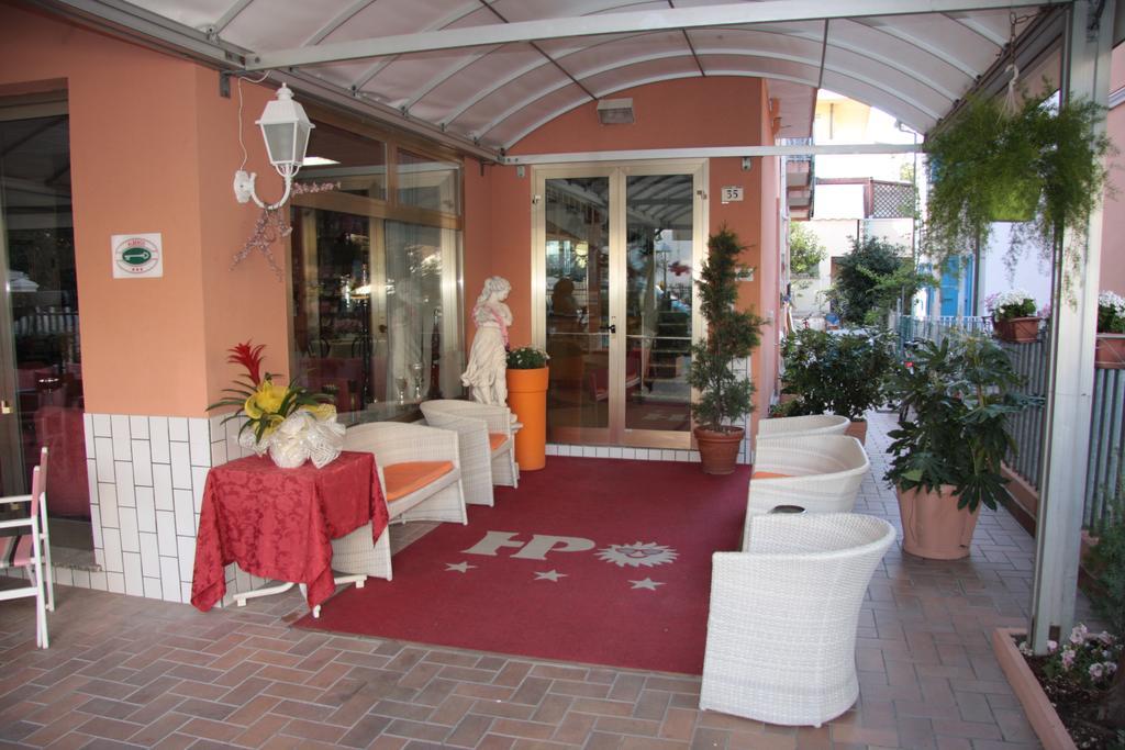 Hotel Peonia Rímini Exterior foto