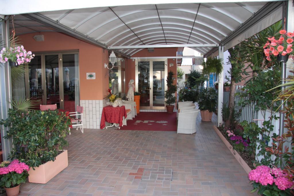 Hotel Peonia Rímini Exterior foto