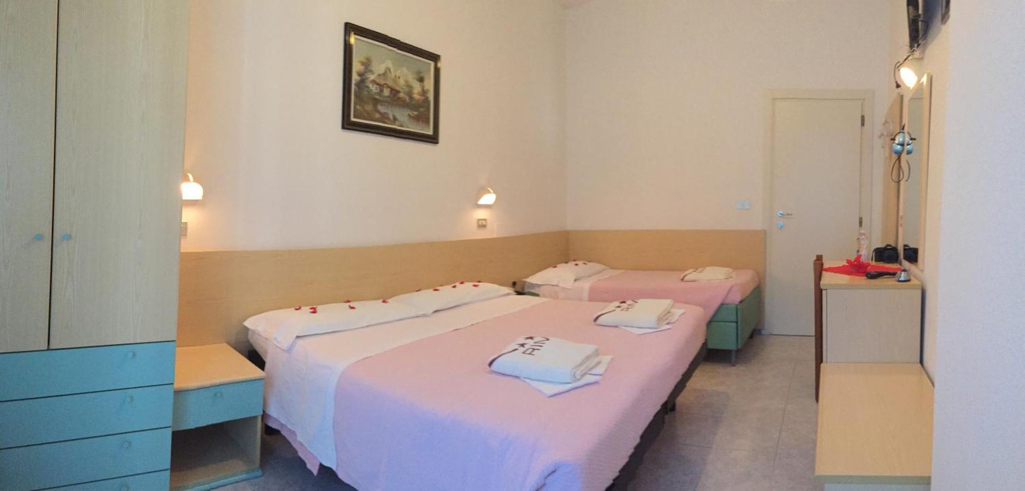 Hotel Peonia Rímini Habitación foto